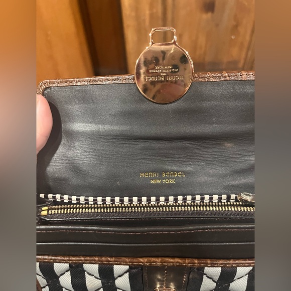 Vintage Henri Bendel barrel bag and matching wallet - Picture 6 of 8